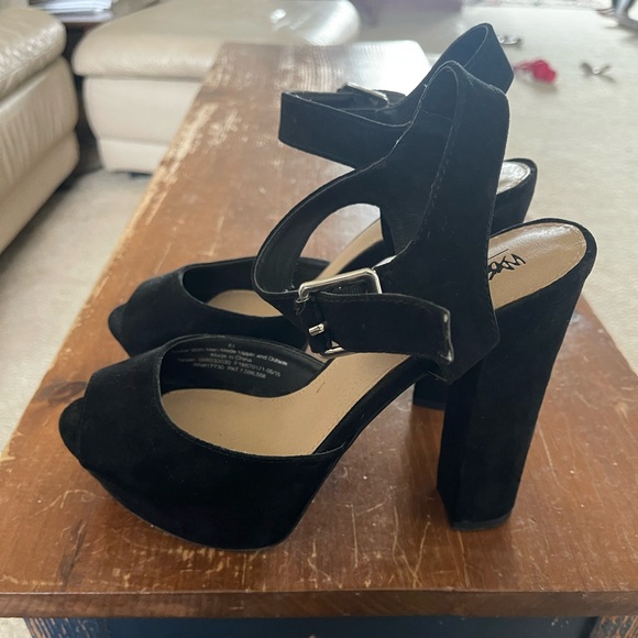 Mossimo black suede platform heels size 8.5 - Picture 2 of 9
